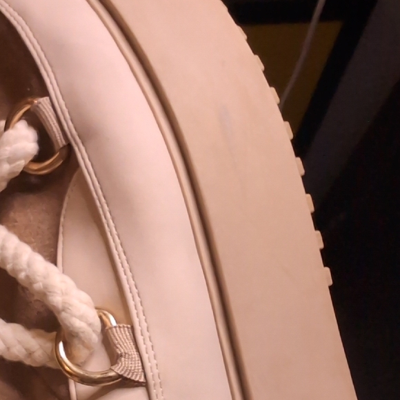 Tan and Cream Winter Boots - Picture 7 of 9